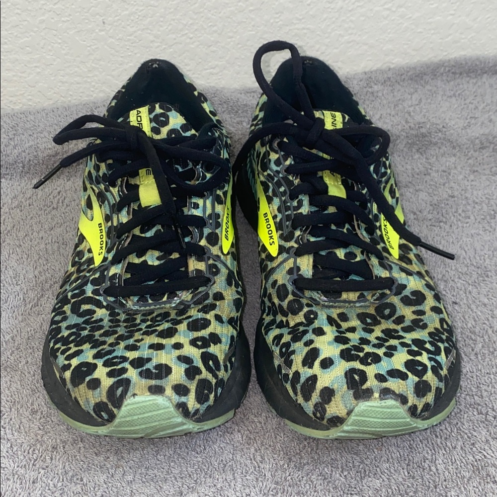 🛍️ Brooks Adrenaline GTS 21 running shoes 'Run Wild' leopard print! - Picture 2 of 7